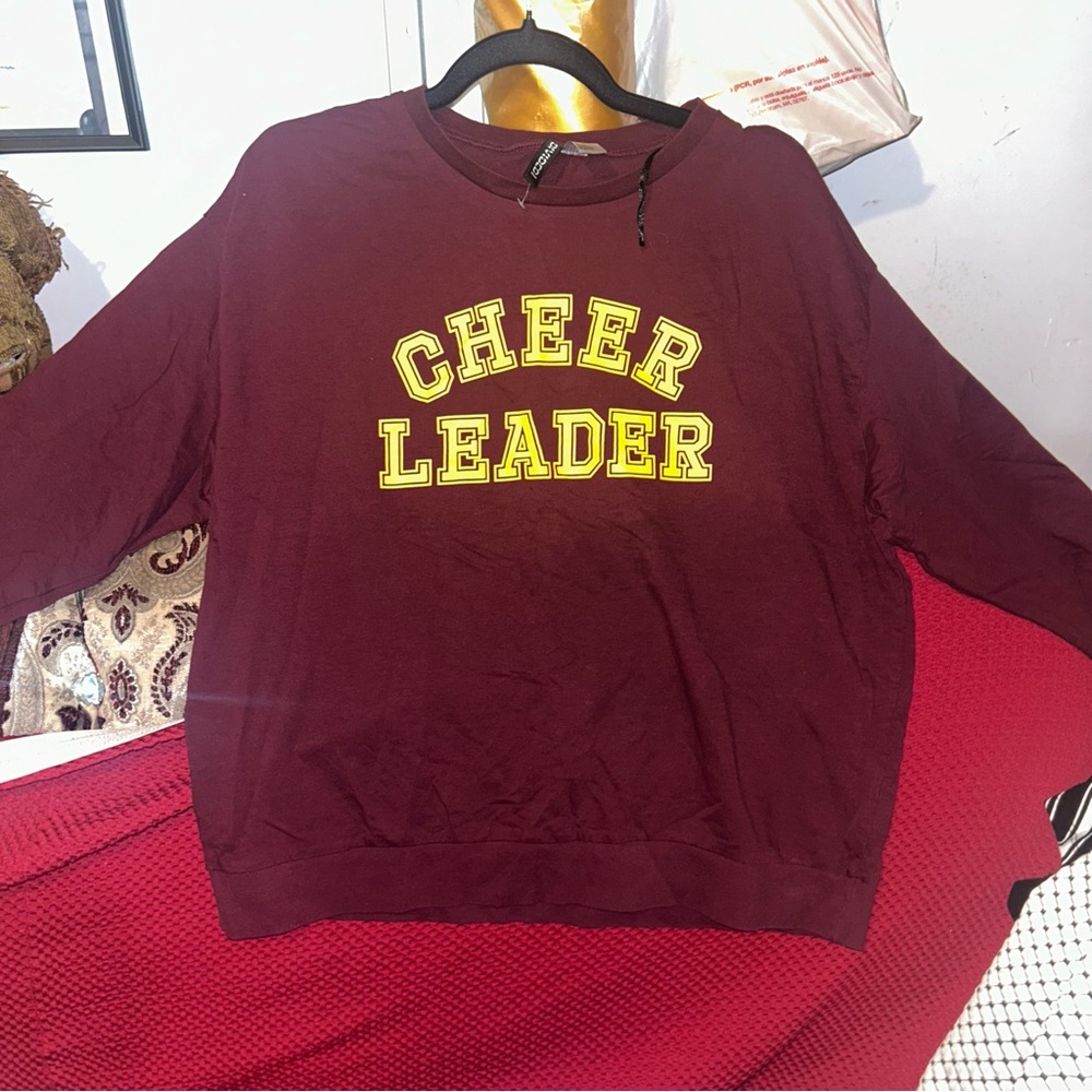 Maroon and Gold “CHEER LEADER” Graphic Crewneck  Sweatshirt Pullover XL